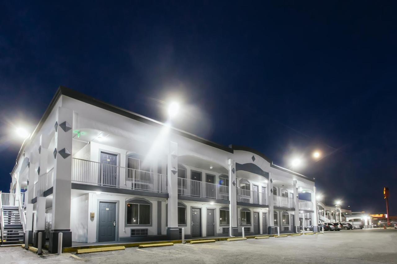 Space City Inn Houston Exterior photo